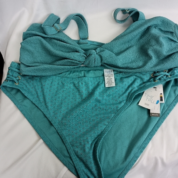 2/$30 NWT 2X Plus Size Fashionable Teal Bikini Set (#695) - Picture 1 of 10